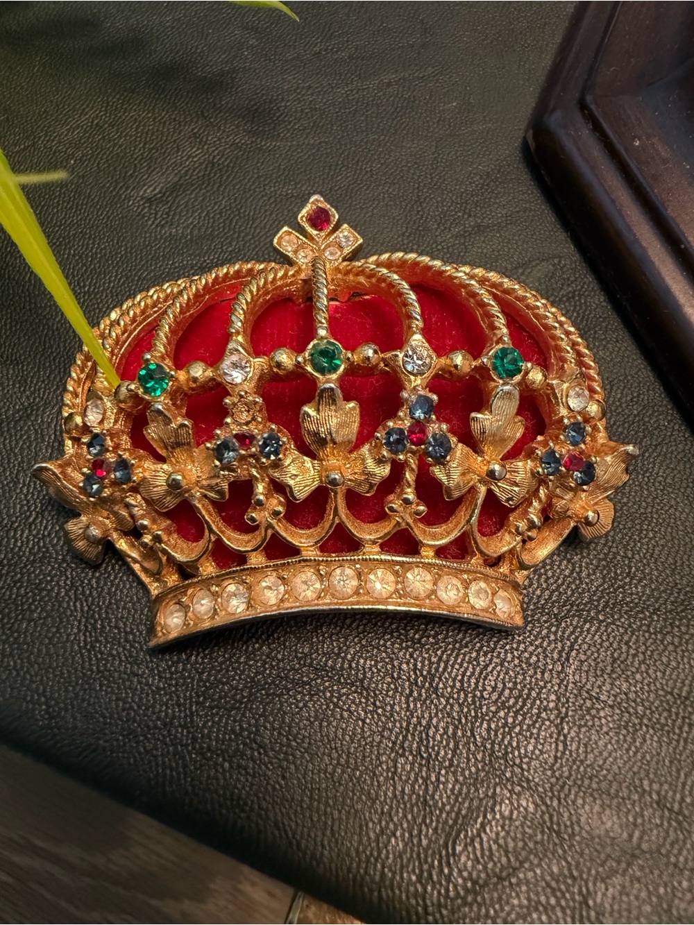 Vintage Signed ART Arthur Pepper Royal Crown Brooch